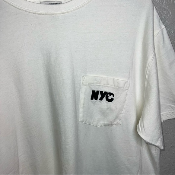 Disney NYC Cream/White T Shirt - Picture 4 of 7